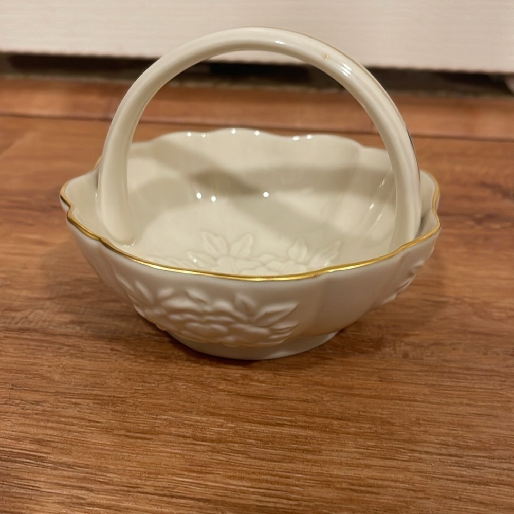 Lenox Peony China Basket​​​​​​